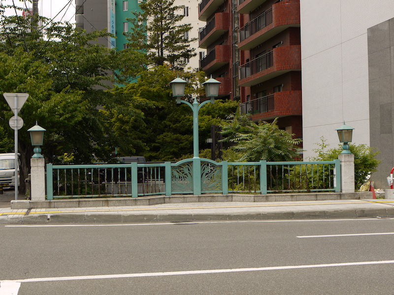 園生橋(札幌市中央区) 高欄と橋灯(1)