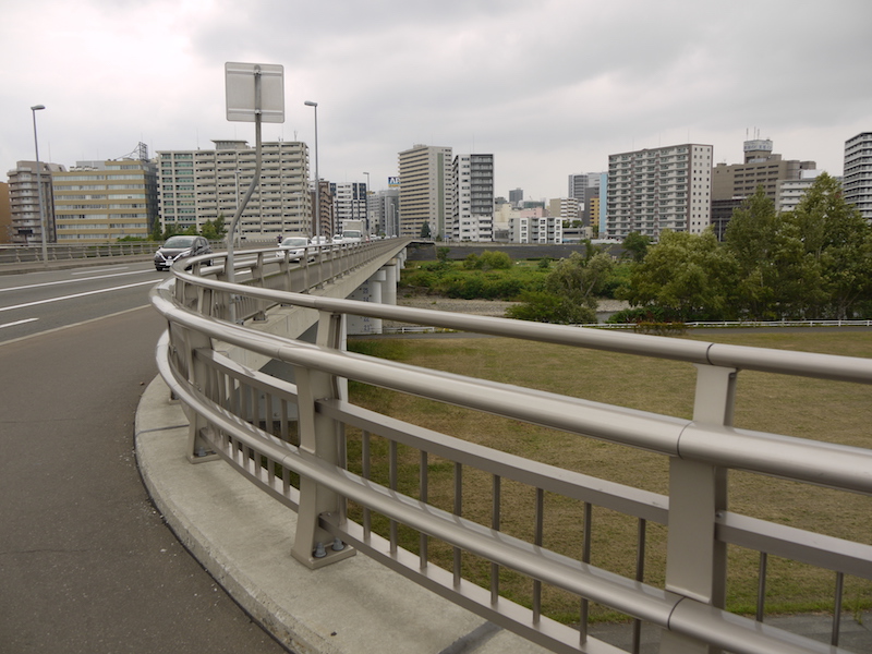 南七条大橋(札幌市中央区・豊平区) 終点右側から撮影した南七条大橋(2)