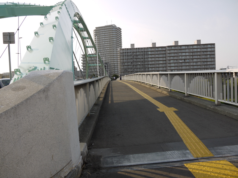 水穂大橋(札幌市中央区・白石区) 終点右側から撮影した水穂大橋(1)