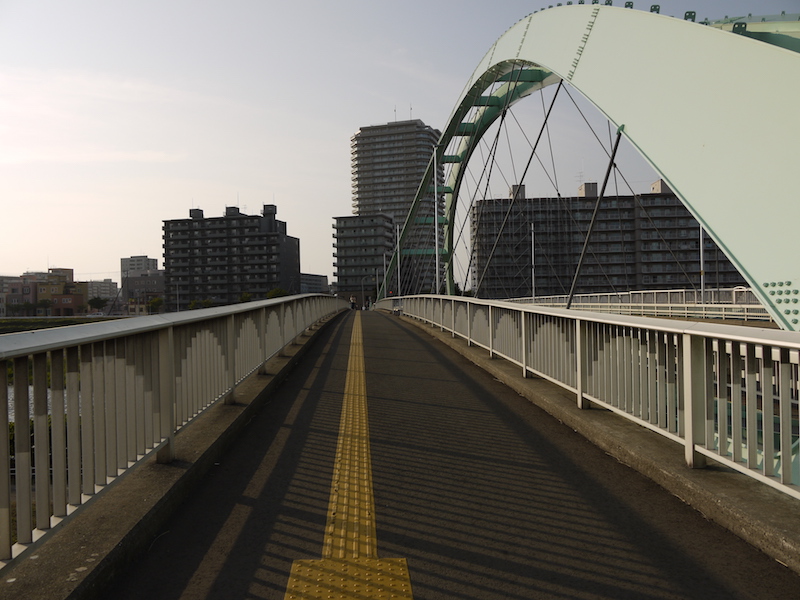 水穂大橋(札幌市中央区・白石区) 終点左側から撮影した水穂大橋(2)