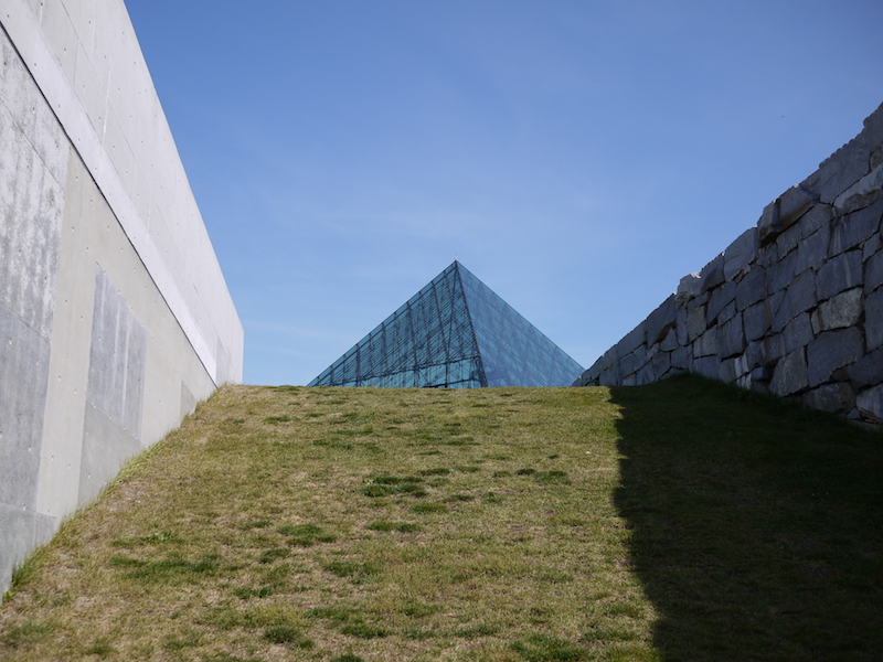 モエレ沼公園 ガラスのピラミッド 北海道札幌市