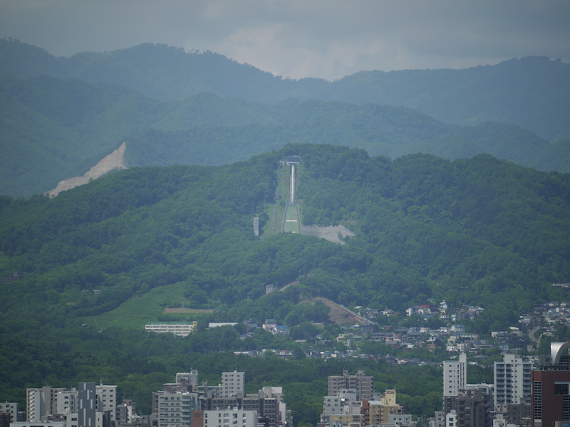 さっぽろテレビ塔 展望台からの眺望 西側(4) 大倉山ジャンプ競技場