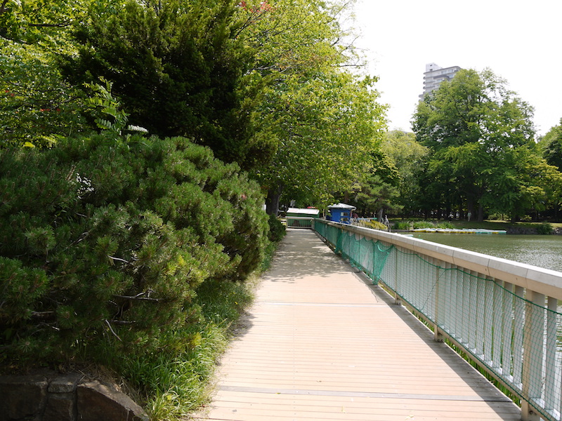 中島公園 ボート乗り場へ続く通路