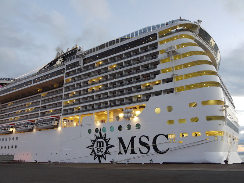 MSCスプレンディダ 室蘭港 2018/11/01(2)