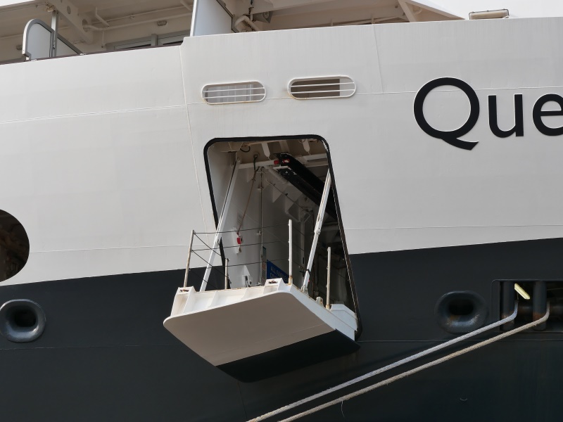 クイーン・エリザベス(Queen Elizabeth) 小樽港 2023/05/27