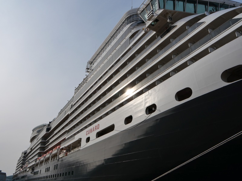 クイーン・エリザベス(Queen Elizabeth) 小樽港 2023/05/27